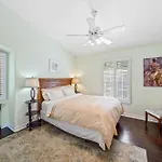 Deluxe Homestay In The Heart Of Hollywood Hills