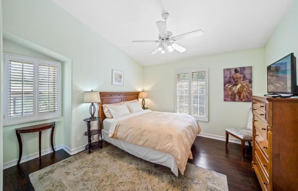 Deluxe In The Heart Of Hollywood Hills Apartment